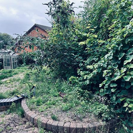 Home Away From Home Swindon Bagian luar foto