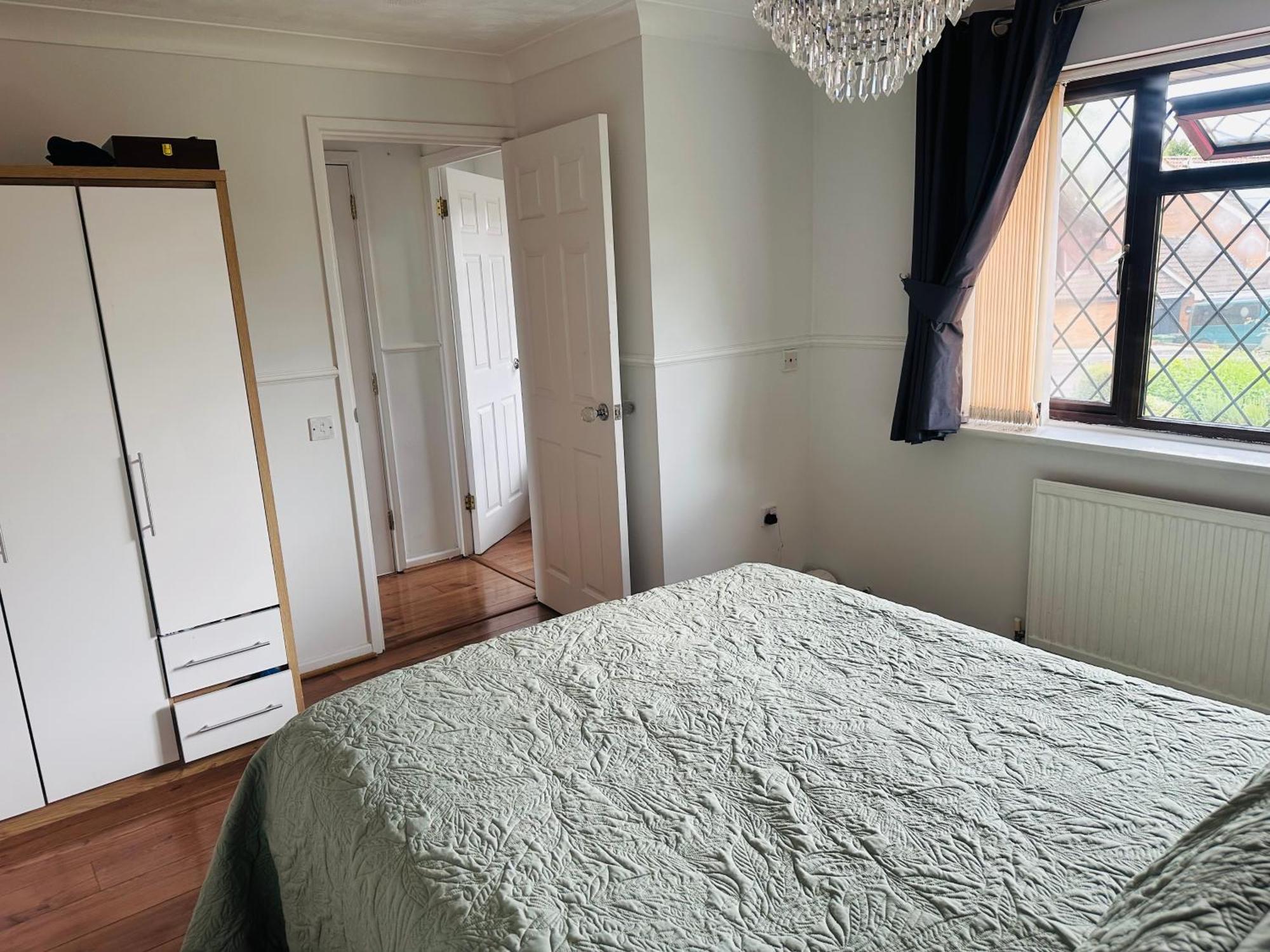Home Away From Home Swindon Bagian luar foto